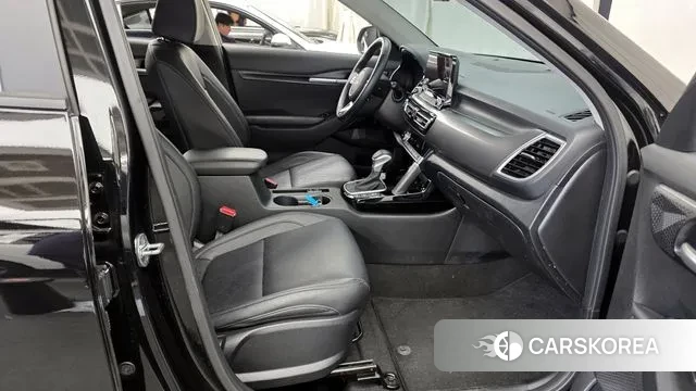 Kia Seltos 2022 Черный из Кореи, фото 2