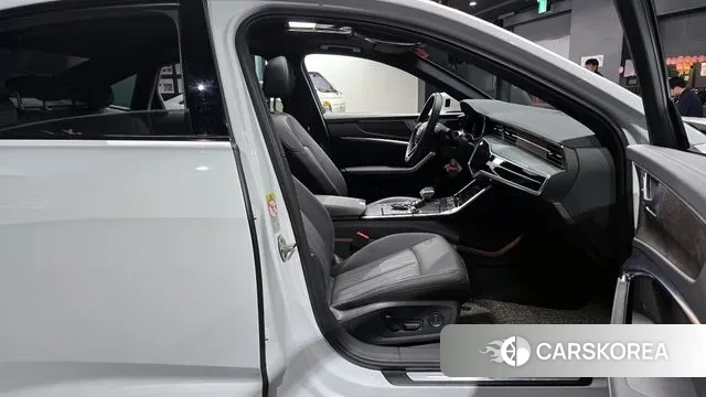 Audi A6 (C8) 2021 Белый из Кореи, фото 2