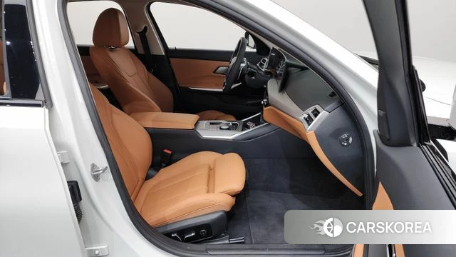 BMW 3 Series (G20) 2025 Белый из Кореи, фото 2