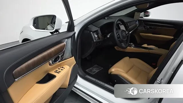 Volvo S90 2022 Белый из Кореи, фото 2