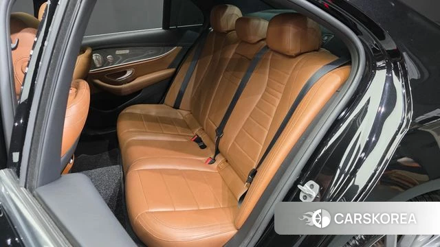 Mercedes-Benz E-Class W213 2021 Черный из Кореи, фото 2
