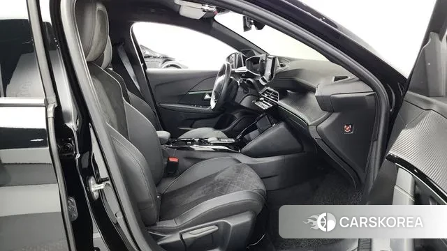 Peugeot e-208 second Generation 2023 Черный из Кореи, фото 2