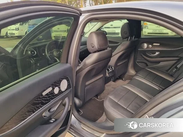 Mercedes-Benz E-Class W213 2020 Серый из Кореи, фото 2