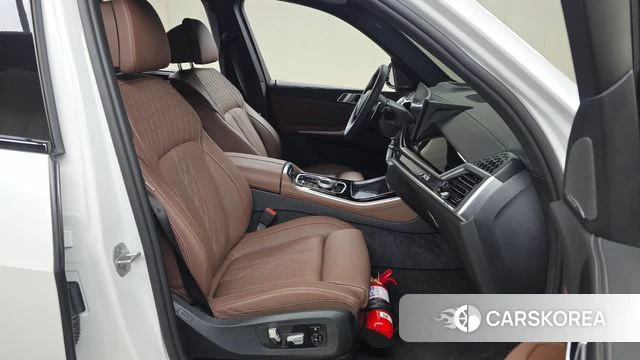 BMW X5 (G05) 2025 Белый из Кореи, фото 2