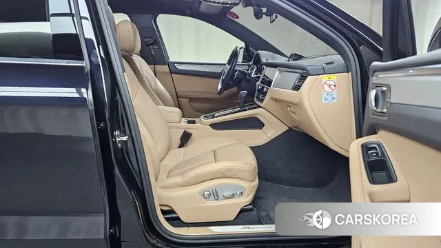 Porsche Macan 2022 Черный из Кореи, фото 2