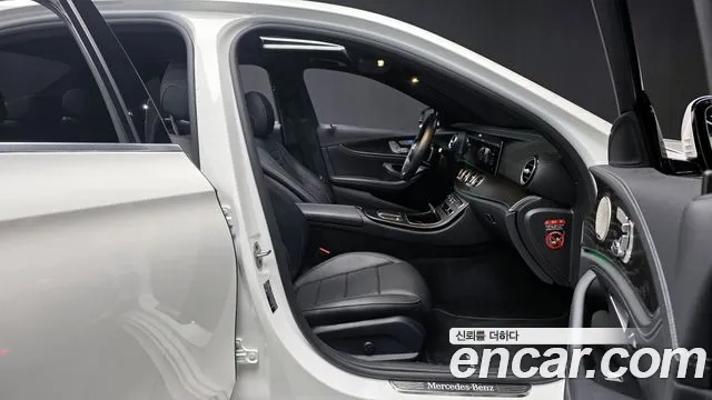 Mercedes-Benz E-Class W213 2022 Белый из Кореи, фото 2