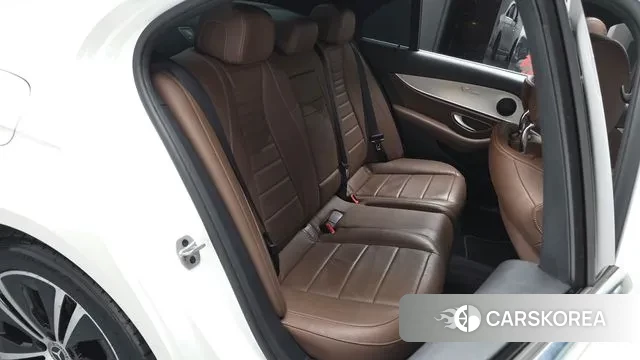 Mercedes-Benz E-Class W213 2021 Белый из Кореи, фото 2