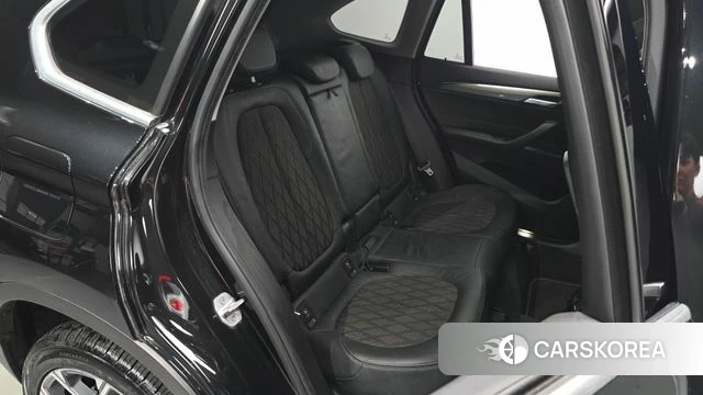 BMW X1 (F48) 2020 Черный из Кореи, фото 2