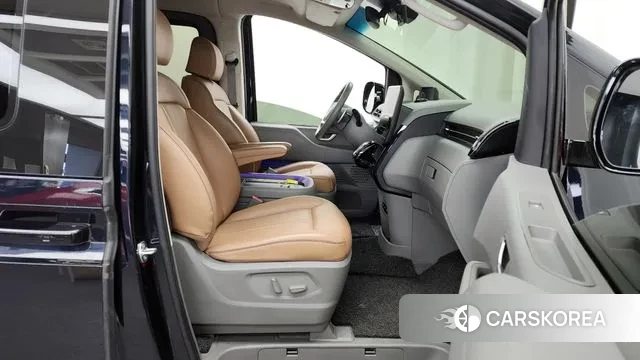 Hyundai Staria 2021 Черный из Кореи, фото 2