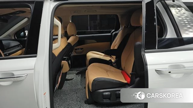 Kia Carnival 4th generation 2023 Белый из Кореи, фото 2