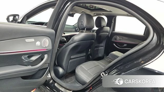 Mercedes-Benz E-Class W213 2019 Черный из Кореи, фото 2