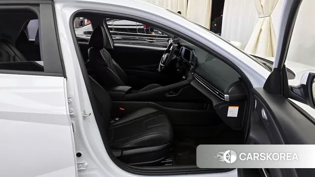 Hyundai The New Avante Hybrid (CN7) 2023 Белый из Кореи, фото 2