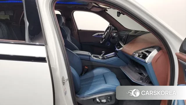 BMW XM (G09) 2023 Белый из Кореи, фото 2