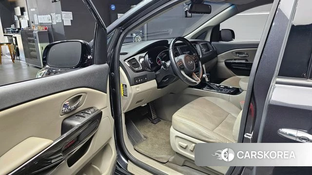 Kia The New Carnival 2019 Серый из Кореи, фото 2