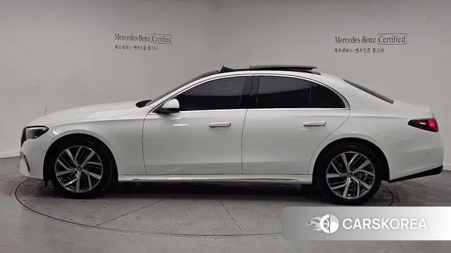 Mercedes-Benz E-Class W214 2024 Белый из Кореи, фото 2