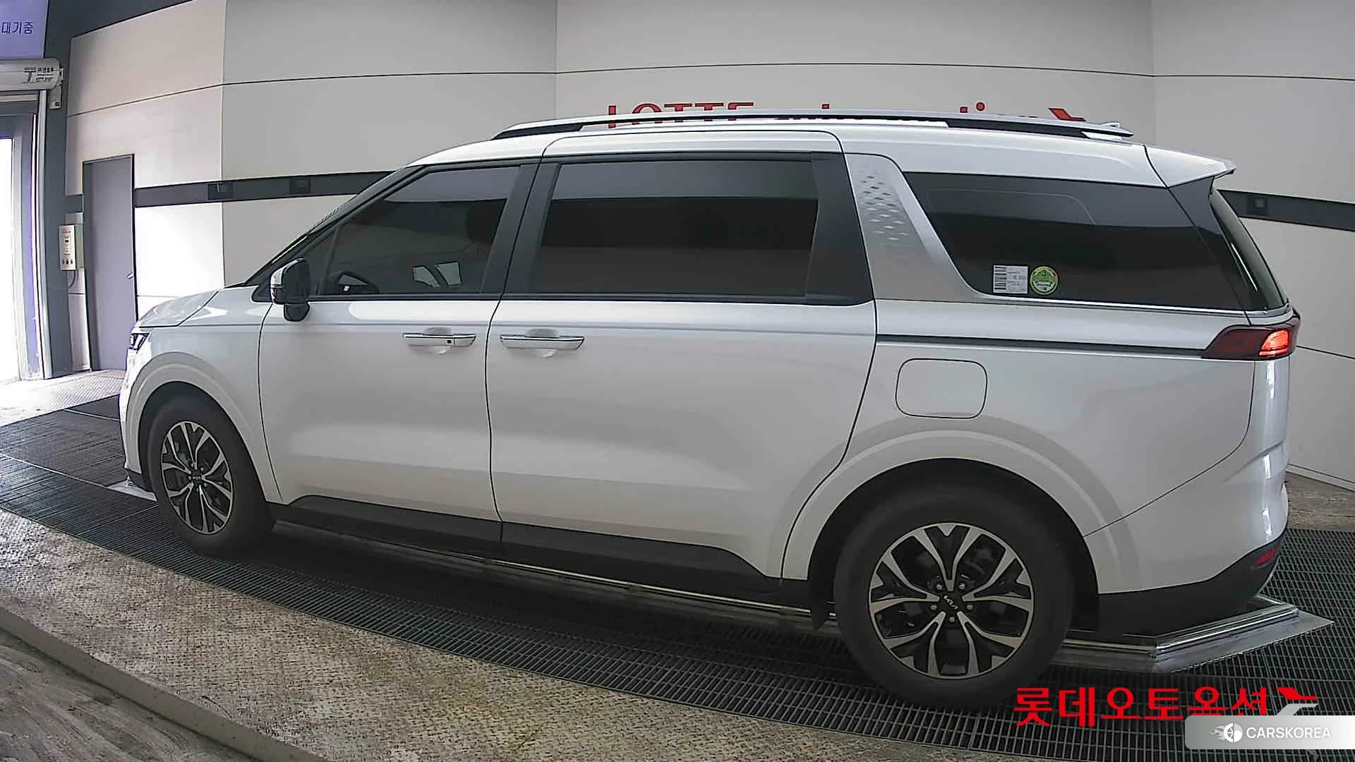 Kia Carnival 2023 Белый из Кореи, фото 2