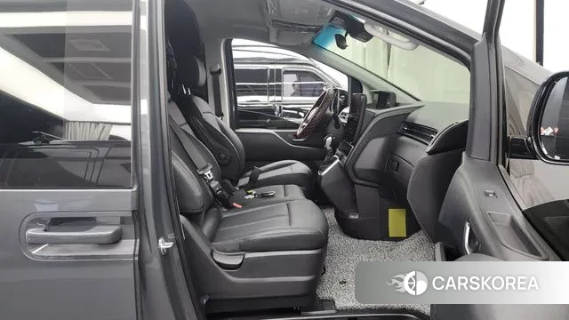 Hyundai Staria 2025 Серый из Кореи, фото 2