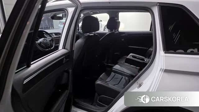 Volkswagen Tiguan second Generation 2020 Белый из Кореи, фото 2