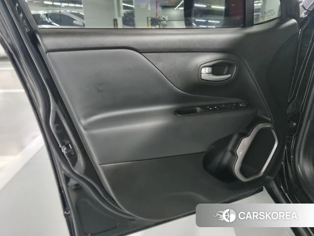 Jeep Renegade 2023 Черный из Кореи, фото 2