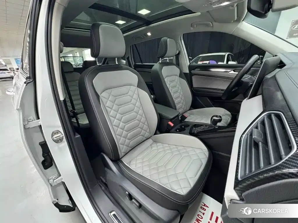 Volkswagen Tayron 2023 Белый из Китая, фото 3