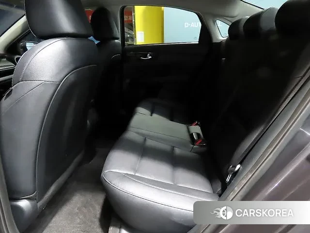 Kia The New K3 2nd generation 2024 Серый из Кореи, фото 2