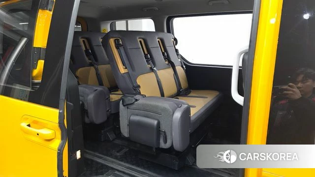Hyundai Staria 2024 Желтый из Кореи, фото 2