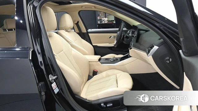BMW 3 Series (G20) 2023 Черный из Кореи, фото 2