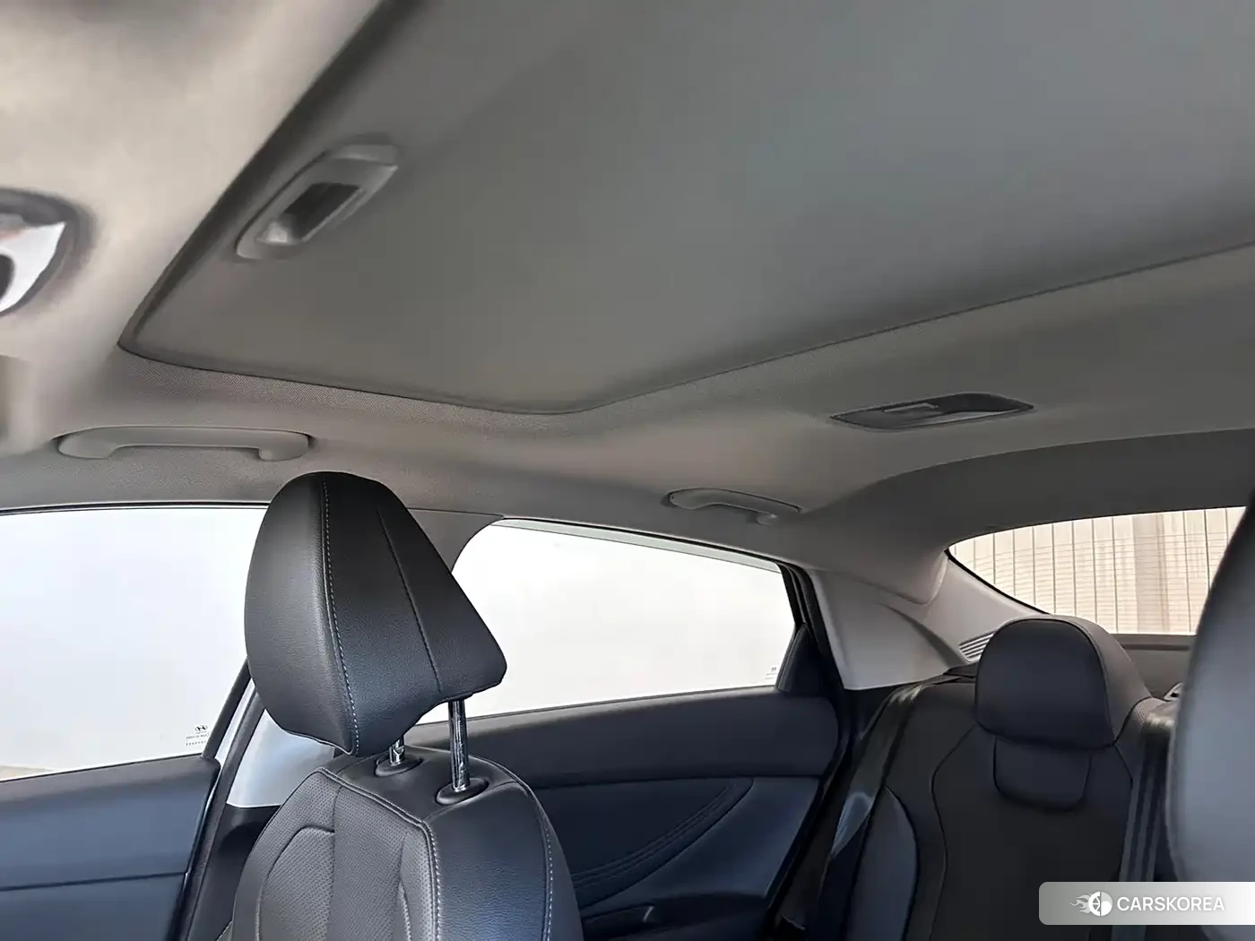 Hyundai Elantra 2023 Белый из Китая, фото 2