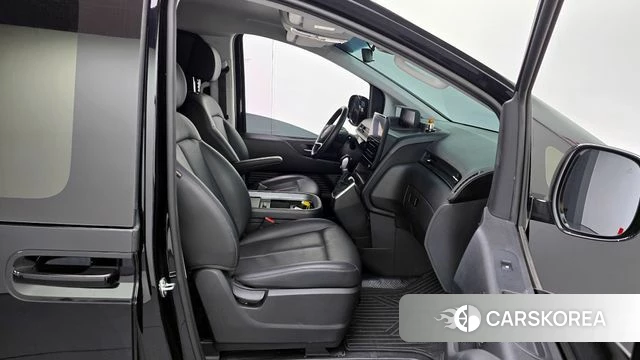 Hyundai Staria 2023 Черный из Кореи, фото 2