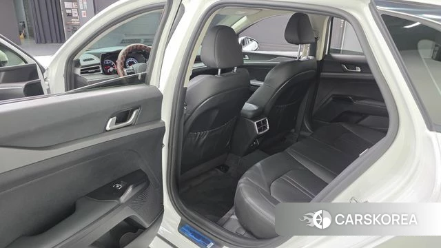 Kia K5 3rd generation 2023 Белый из Кореи, фото 2