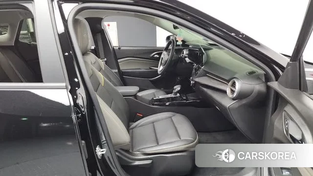 Chevrolet (GM Daewoo) Trax Crossover 2024 Черный из Кореи, фото 2