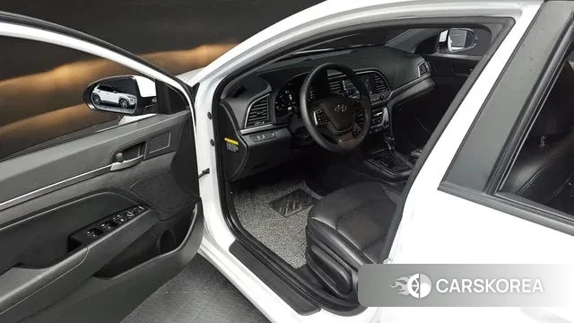 Hyundai Avante AD 2018 Белый из Кореи, фото 2