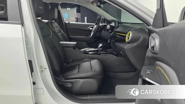Chevrolet (GM Daewoo) Trax Crossover 2024 Белый из Кореи, фото 2