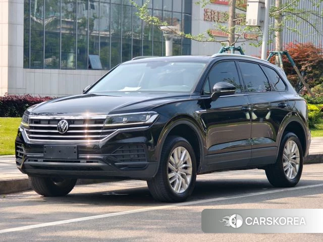 Volkswagen Touareg 2021 Черный из Китая, фото 2