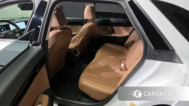 Hyundai Grandeur Hybrid (GN7) 2023 Белый из Кореи, фото 2