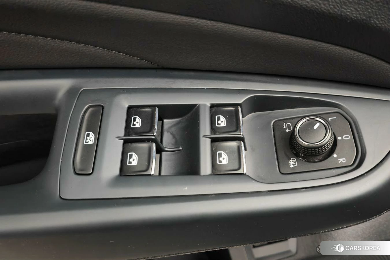 Volkswagen Passat 2021 Черный из Китая, фото 2