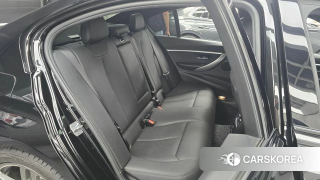BMW 3 Series (F30) 2018 Черный из Кореи, фото 2