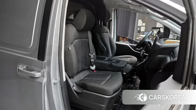 Hyundai Staria 2022 Серебряный из Кореи, фото 2