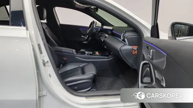 Mercedes-Benz A-Class W177 2023 Белый из Кореи, фото 2