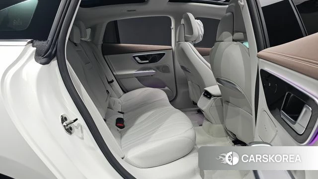 Mercedes-Benz EQE V295 2026 Белый из Кореи, фото 2