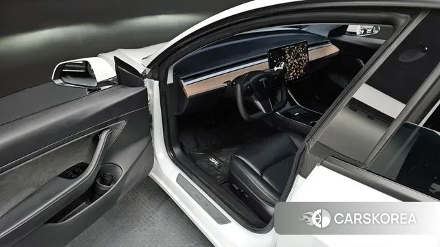 Tesla Model 3 2020 Белый из Кореи, фото 2