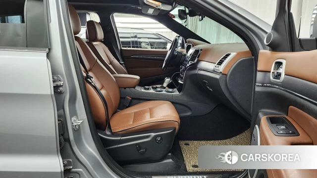 Jeep Grand Cherokee 2020 Серебристо-серый из Кореи, фото 2