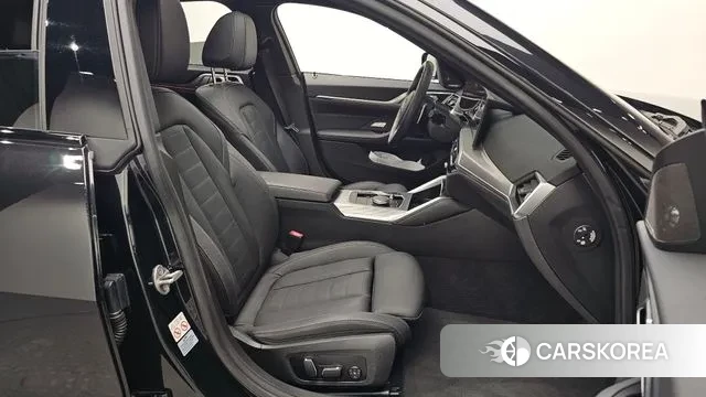 BMW 4 Series (G22) 2024 Черный из Кореи, фото 2