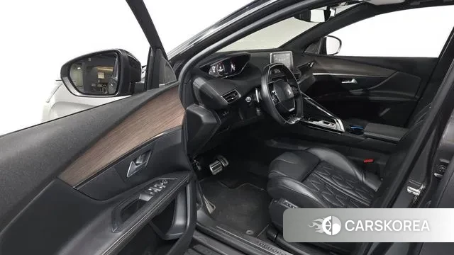 Peugeot 5008 second generation 2023 Серый из Кореи, фото 2