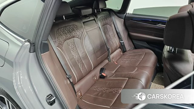 BMW 6 Series GT (G32) 2021 Серебристо-серый из Кореи, фото 2