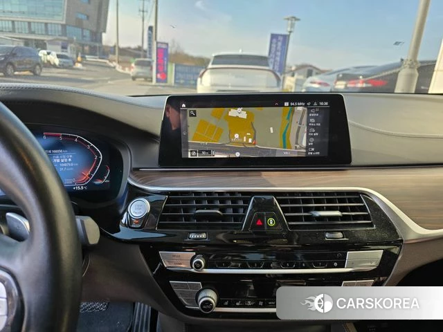 BMW 5 Series (G30) 2020 Черный из Кореи, фото 2