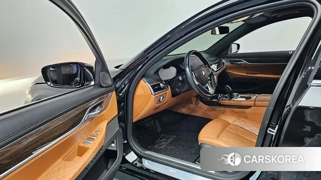 BMW 7 Series (G11) 2020 Черный из Кореи, фото 2