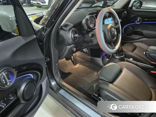 Mini Cooper 2022 Черный из Кореи, фото 2