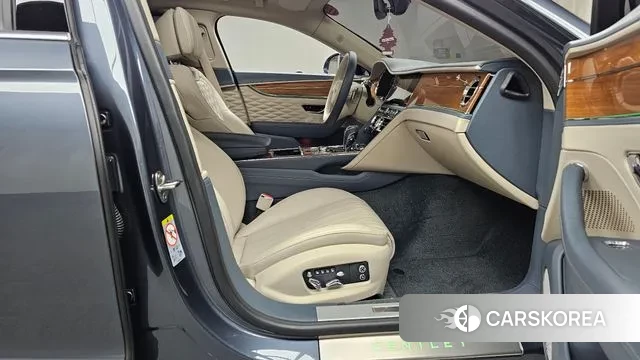 Bentley Flying Spur 3rd Generation 2022 Серый из Кореи, фото 2