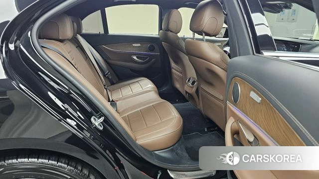 Mercedes-Benz E-Class W213 2021 Черный из Кореи, фото 2